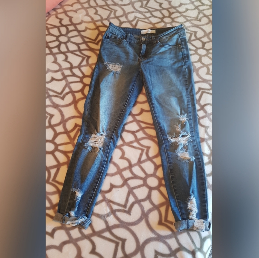 KanCan distressed skinny jeans